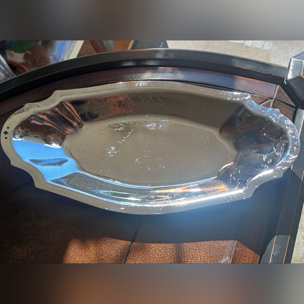 Elegant Silver Plated Serving Tray - Picture 2 of 5
